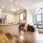 Appartement Host2u Penthouse Sauna, Jacuzzi, Fireplace Bansko