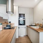Host2u Penthouse Sauna, Jacuzzi, Fireplace Appartement *