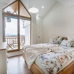 Host2u Penthouse Sauna, Jacuzzi, Fireplace Appartement