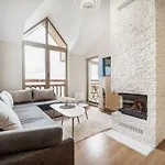 Host2u Penthouse Sauna, Jacuzzi, Fireplace Bansko
