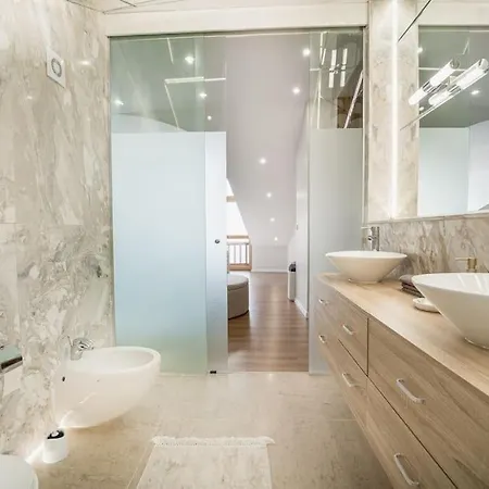 Host2u Penthouse Sauna, Jacuzzi, Fireplace * Μπάνσκο