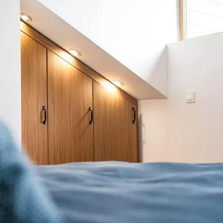 Апартамент Host2u Penthouse Sauna, Jacuzzi, Fireplace *