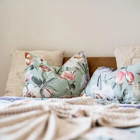 Host2u Penthouse Sauna, Jacuzzi, Fireplace * Μπάνσκο