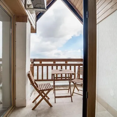 Host2u Penthouse Sauna, Jacuzzi, Fireplace Апартамент Банско