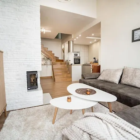 Host2u Penthouse Sauna, Jacuzzi, Fireplace Μπάνσκο