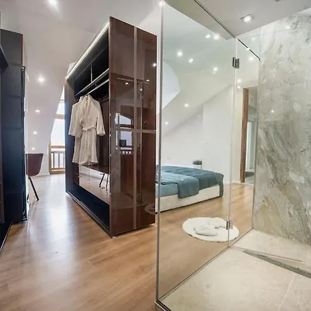 Апартамент Host2u Penthouse Sauna, Jacuzzi, Fireplace Банско