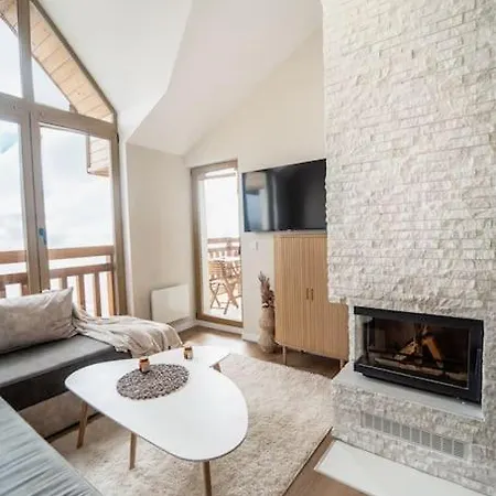Host2u Penthouse Sauna, Jacuzzi, Fireplace * Банско
