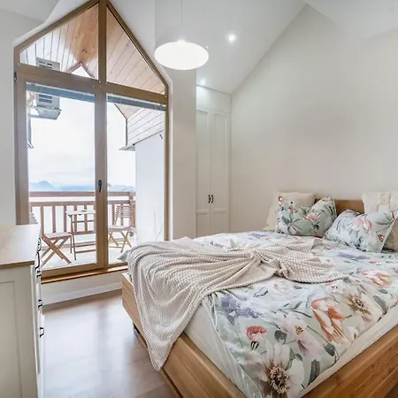 Host2u Penthouse Sauna, Jacuzzi, Fireplace Апартамент