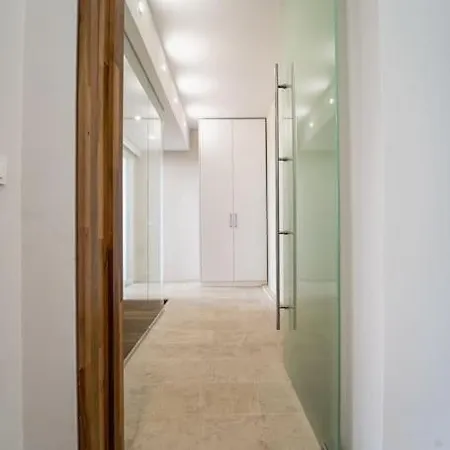 Host2u Penthouse Sauna, Jacuzzi, Fireplace Διαμέρισμα *