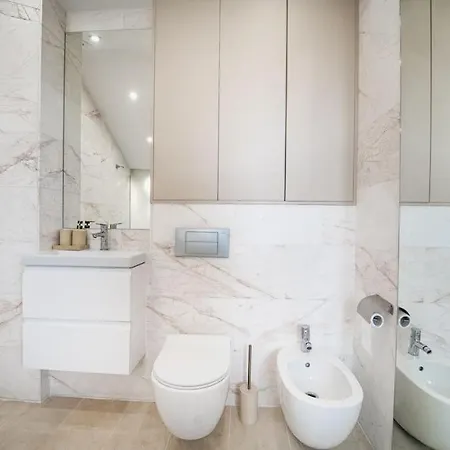 Host2u Penthouse Sauna, Jacuzzi, Fireplace Апартамент