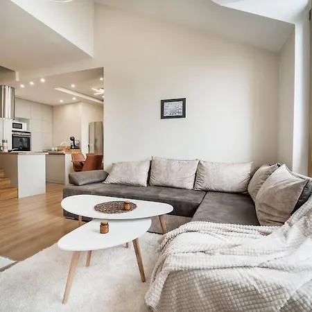 Апартамент Host2u Penthouse Sauna, Jacuzzi, Fireplace Банско