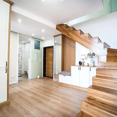 Host2u Penthouse Sauna, Jacuzzi, Fireplace * Банско