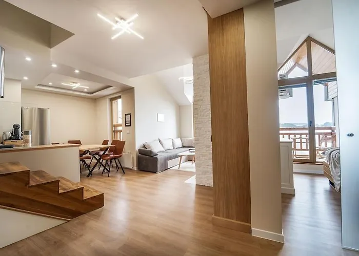 Host2u Penthouse Sauna, Jacuzzi, Fireplace Apartment Bansko