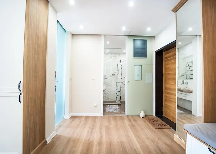 Apartment Host2u Penthouse Sauna, Jacuzzi, Fireplace *