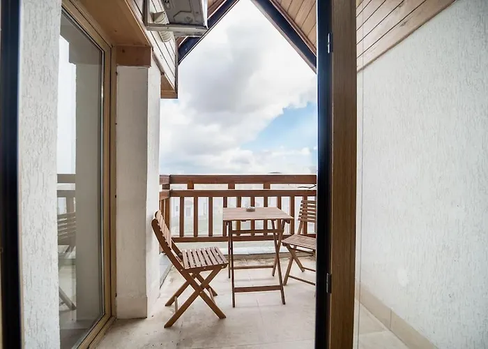 Host2u Penthouse Sauna, Jacuzzi, Fireplace Apartment Bansko