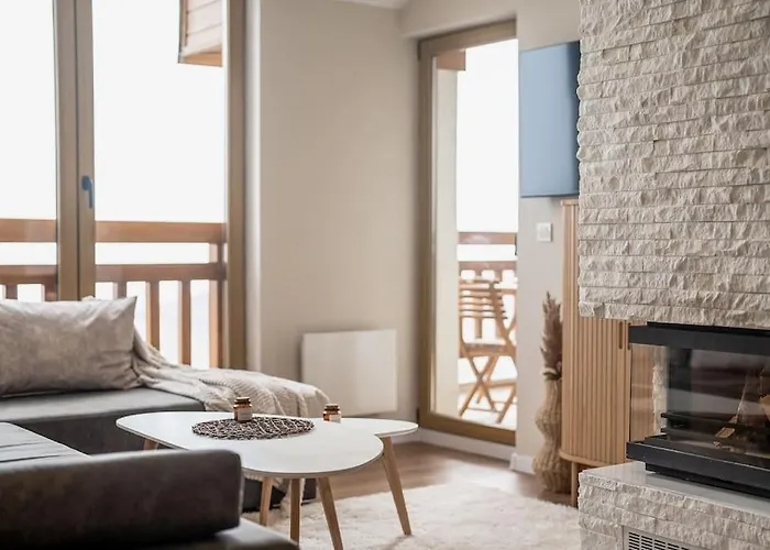 Host2u Penthouse Sauna, Jacuzzi, Fireplace Apartment *