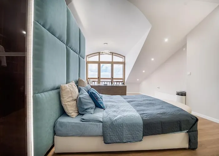 Apartment Host2u Penthouse Sauna, Jacuzzi, Fireplace *