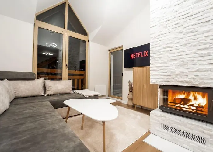 Apartment Host2u Penthouse Sauna, Jacuzzi, Fireplace *